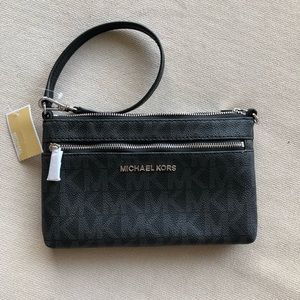 Michael Kors jet set travel wristlet